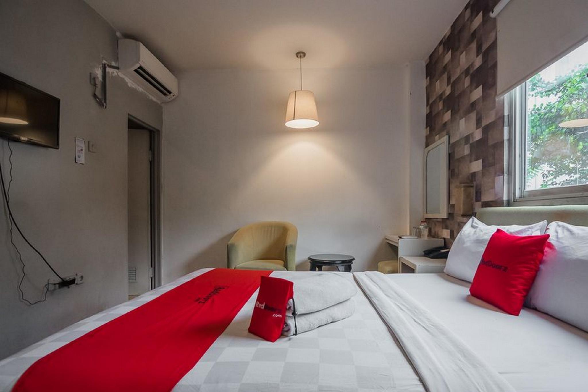 Hotel Reddoorz Near Mangga Besar Station Jakarta