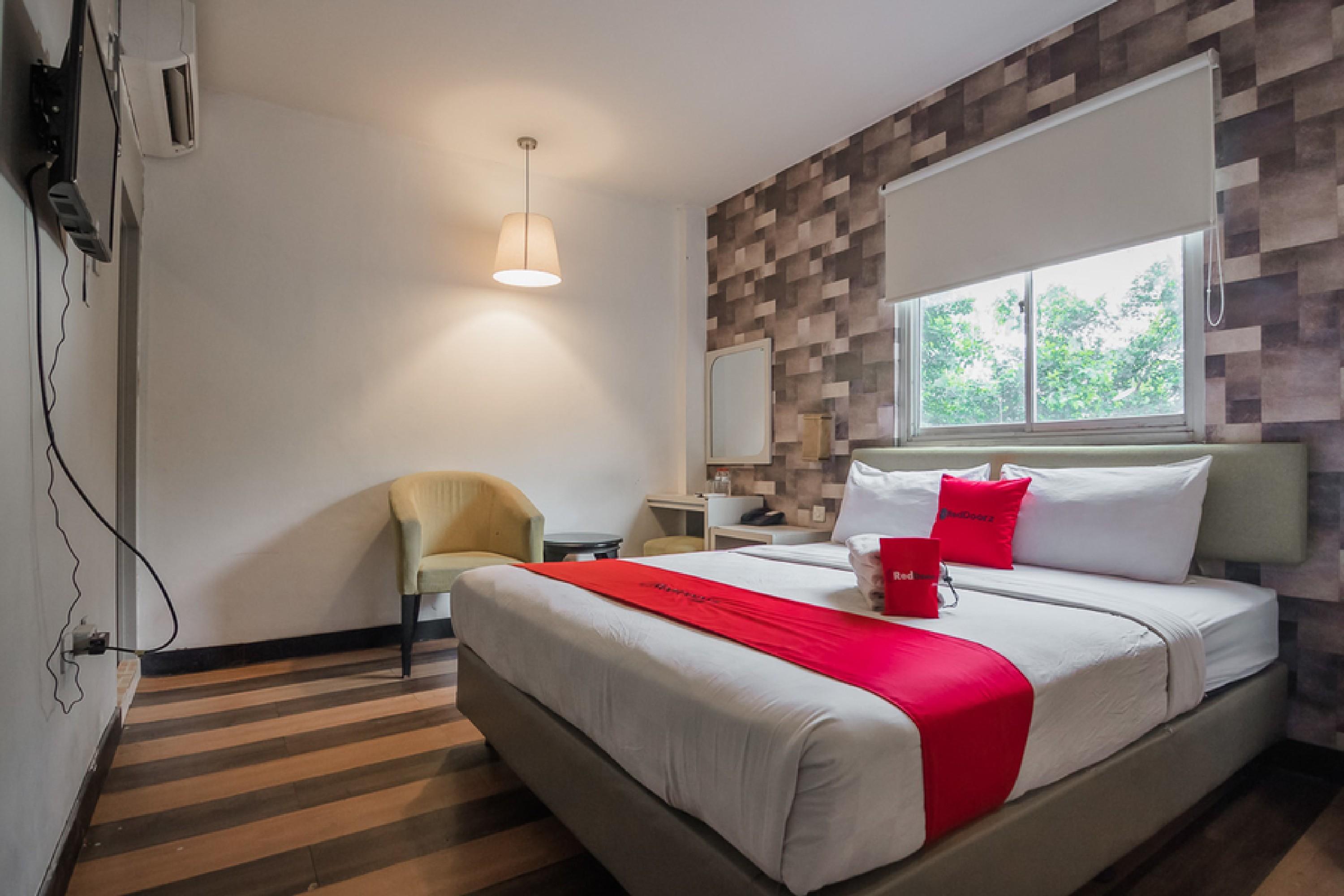 Hotel Reddoorz Near Mangga Besar Station 3*